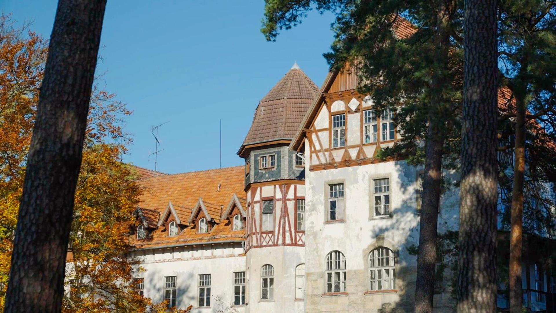 Parkresidenz 2 *